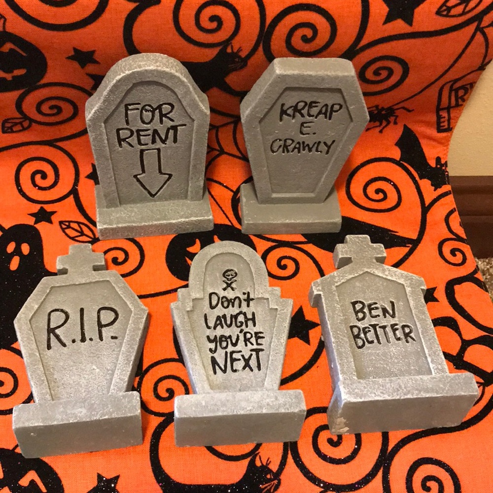 NWT-Set of 5 Mini Tombstones from Target